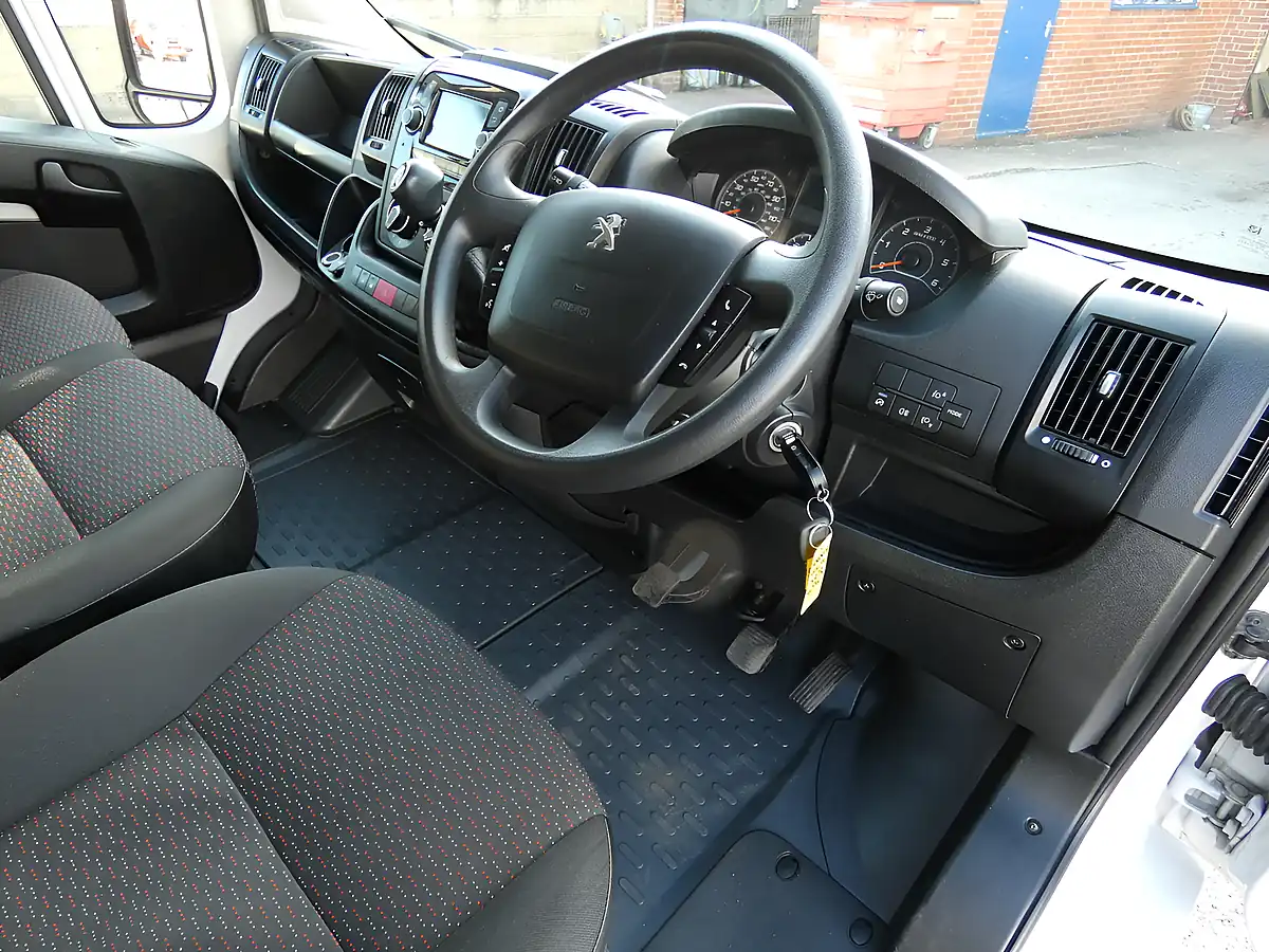 Used 2022 Peugeot Boxer Professional L3H2 Lwb Ice White - Interior and Exterior details 15