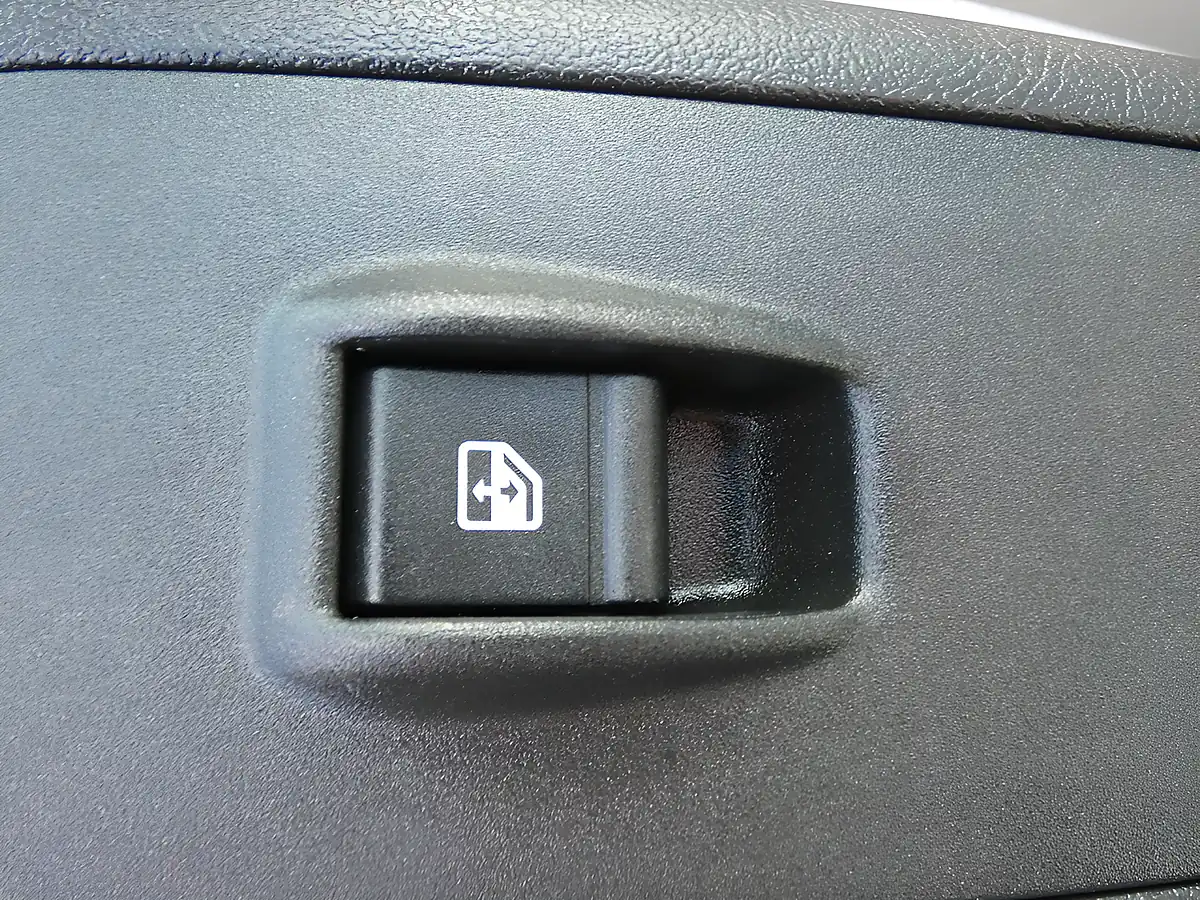 Used 2022 Peugeot Boxer Professional L3H2 Lwb Ice White - Interior and Exterior details 19