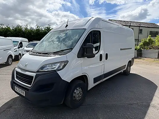 2022 Peugeot Boxer Professional Premium 2.2 BlueHDi