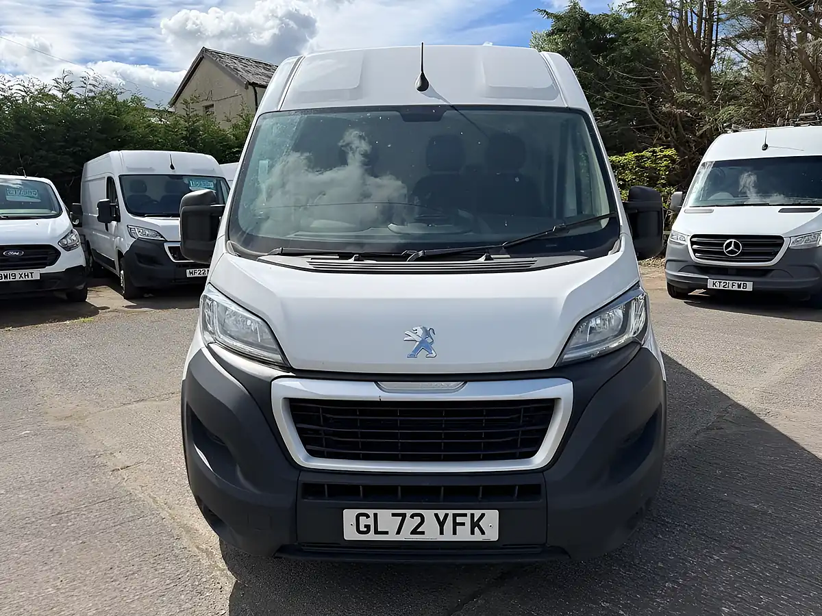 Used 2022 Peugeot Boxer Professional Premium + White - Interior and Exterior details 10