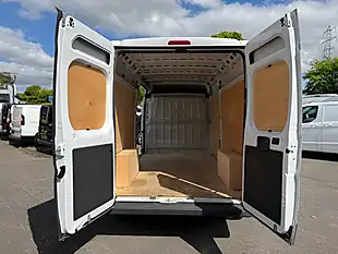 Used 2022 Peugeot Boxer Professional Premium + White - Interior and Exterior details 4