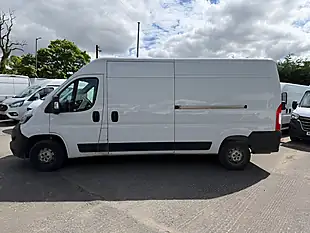 Used 2022 Peugeot Boxer Professional Premium + White - Interior and Exterior details 5