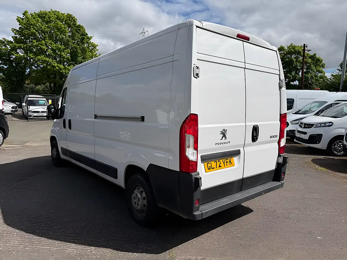 Used 2022 Peugeot Boxer Professional Premium + White - Interior and Exterior details 6