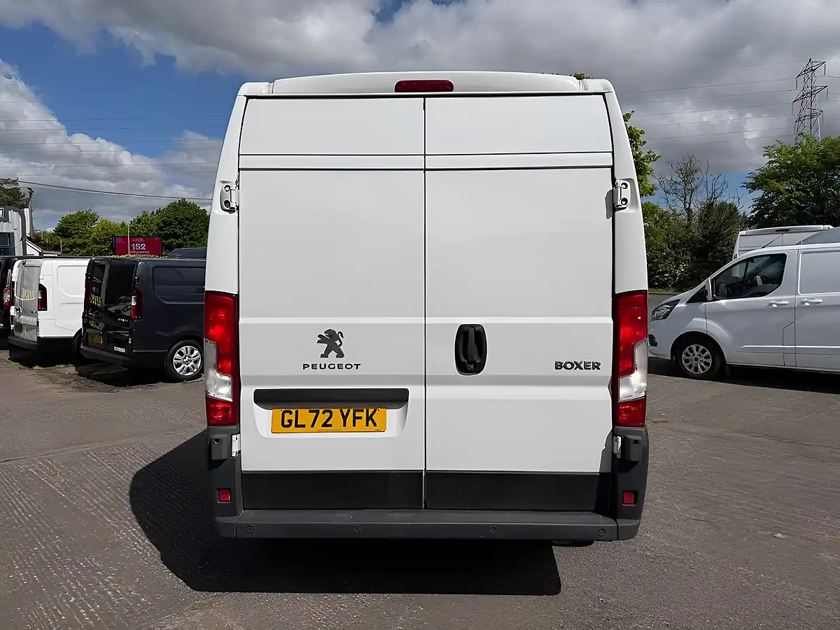 Used 2022 Peugeot Boxer Professional Premium + White - Interior and Exterior details 7