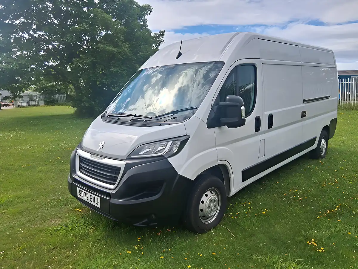 Used 2022 Peugeot Boxer Professional White - Front View