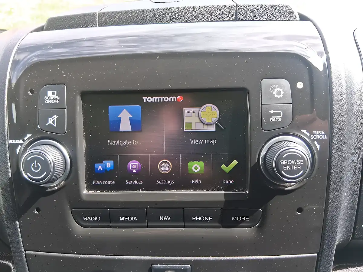Used 2022 Peugeot Boxer Professional White - Interior and Exterior details 16