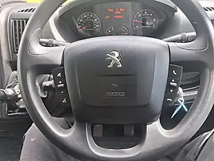 Used 2022 Peugeot Boxer Professional White - Interior and Exterior details 19