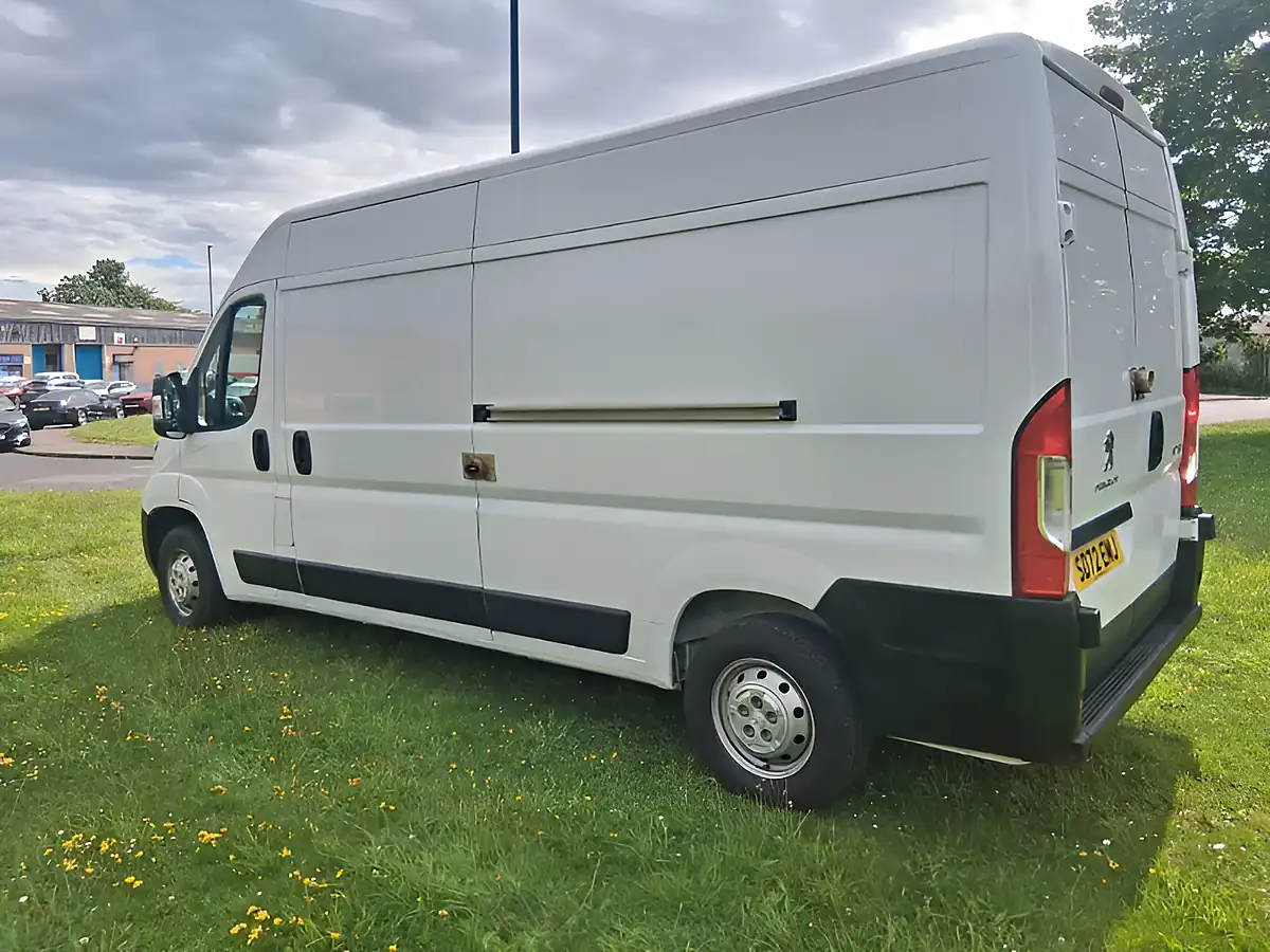 Used 2022 Peugeot Boxer Professional White - Interior and Exterior details 3