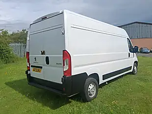 Used 2022 Peugeot Boxer Professional White - Interior and Exterior details 5