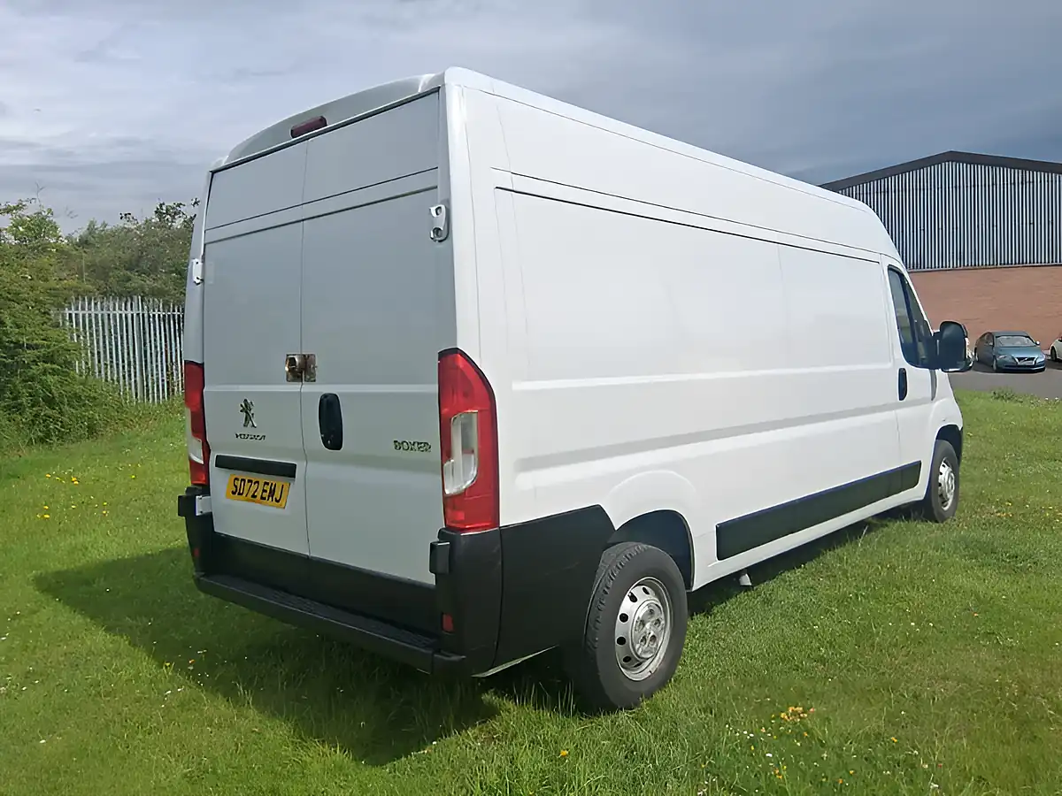 Used 2022 Peugeot Boxer Professional White - Interior and Exterior details 5