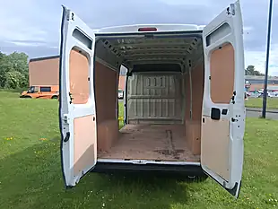 Used 2022 Peugeot Boxer Professional White - Interior and Exterior details 9