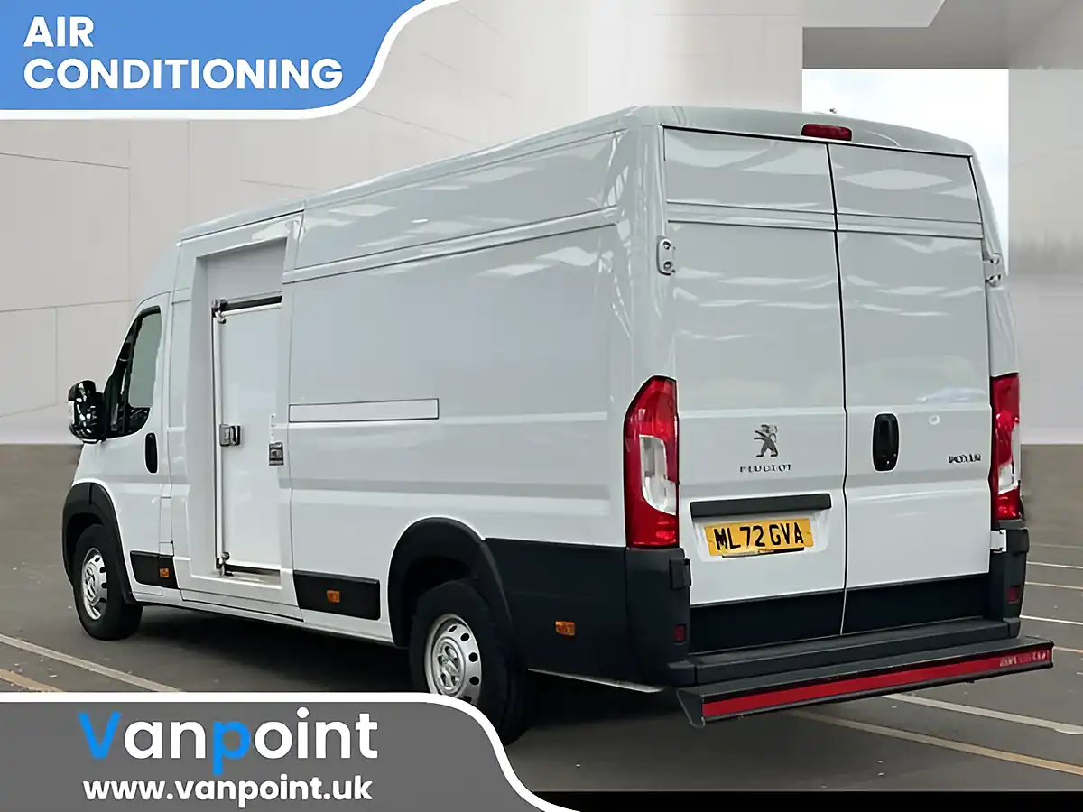 Used 2022 Peugeot Boxer Professional White - Interior and Exterior details 3