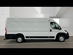 Used 2022 Peugeot Boxer Professional White - Interior and Exterior details 5