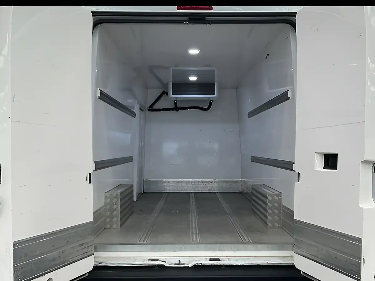 Used 2022 Peugeot Boxer Professional White - Interior and Exterior details 7
