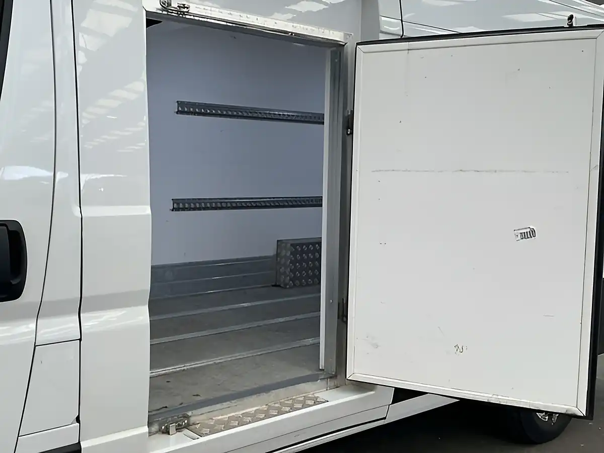 Used 2022 Peugeot Boxer Professional White - Interior and Exterior details 8