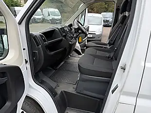 Used 2022 Peugeot Boxer Professional White - Interior and Exterior details 15