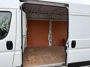 Used 2022 Peugeot Boxer Professional White - Interior and Exterior details 16