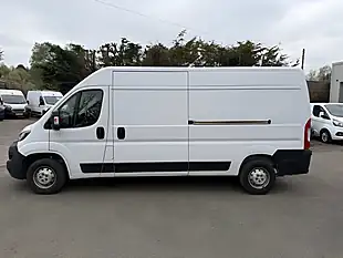 Used 2022 Peugeot Boxer Professional White - Interior and Exterior details 6