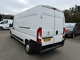 Used 2022 Peugeot Boxer Professional White - Interior and Exterior details 7