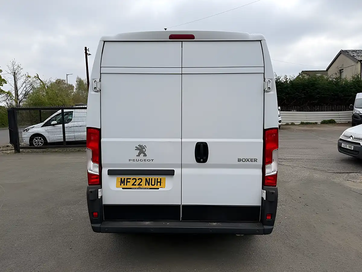 Used 2022 Peugeot Boxer Professional White - Interior and Exterior details 8