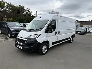 Used 2022 Peugeot Boxer Professional White - Interior and Exterior details 11