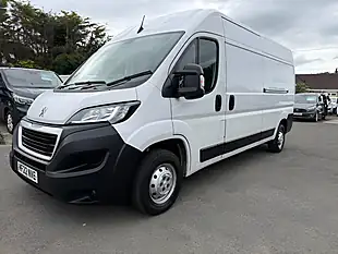 Used 2022 Peugeot Boxer Professional White - Interior and Exterior details 14