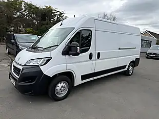 Used 2022 Peugeot Boxer Professional White - Interior and Exterior details 16