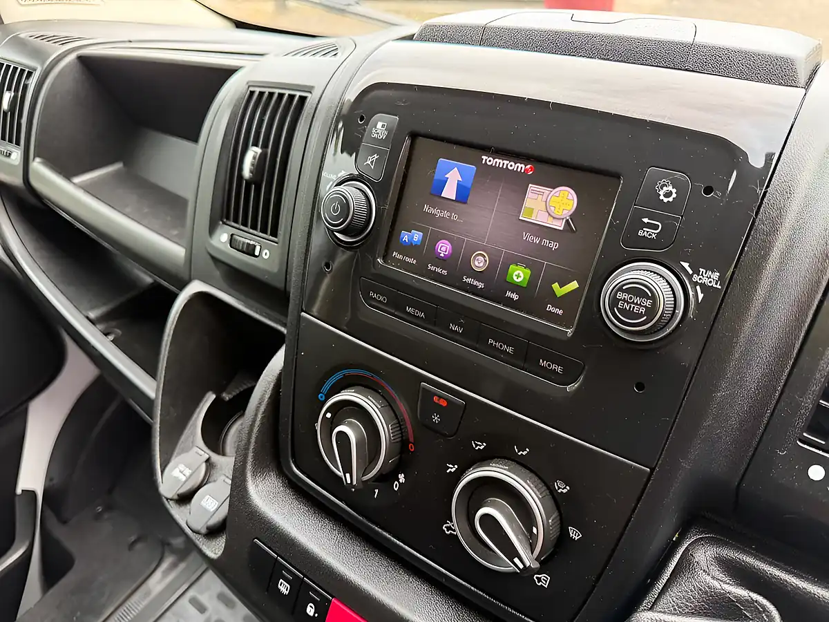 Used 2022 Peugeot Boxer Professional White - Interior and Exterior details 6