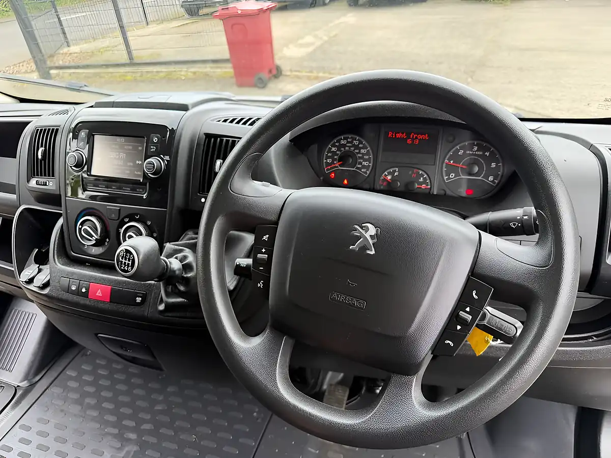 Used 2022 Peugeot Boxer Professional White - Interior and Exterior details 8