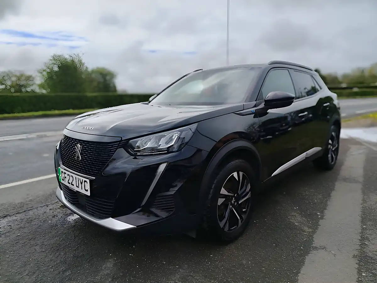 Used 2022 Peugeot E-2008 Allure Premium Nera Black Metallic - Interior and Exterior details 4