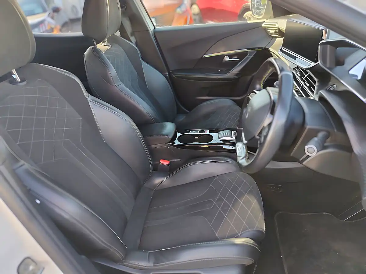 Used 2022 Peugeot E-2008 GT Premium White - Interior and Exterior details 11