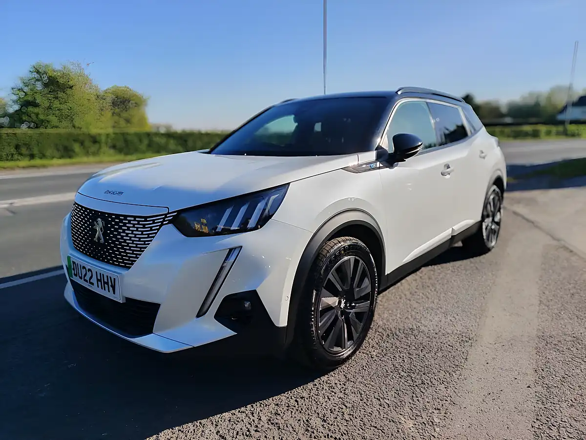 Used 2022 Peugeot E-2008 GT Premium White - Interior and Exterior details 4
