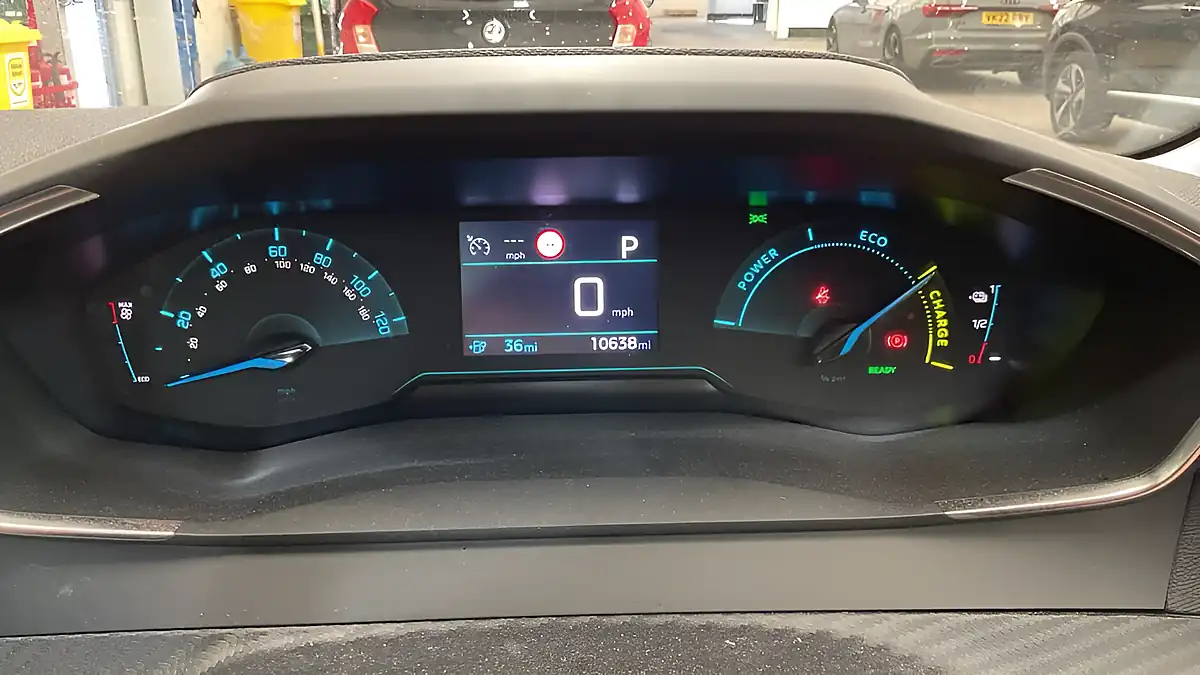 Used 2022 Peugeot E-208 Allure Yellow - Interior and Exterior details 15