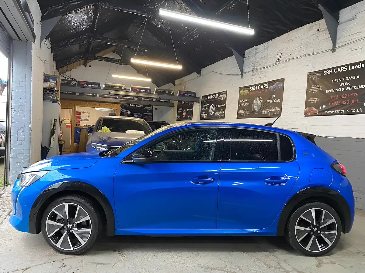 Used 2022 Peugeot E-208 GT Premium Blue - Interior and Exterior details 4