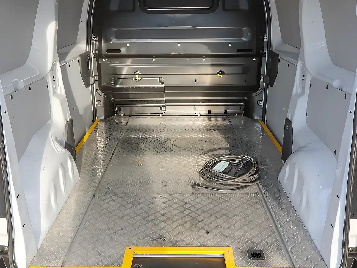 Used 2022 Peugeot E-Expert Professional Blanc White - Interior and Exterior details 12