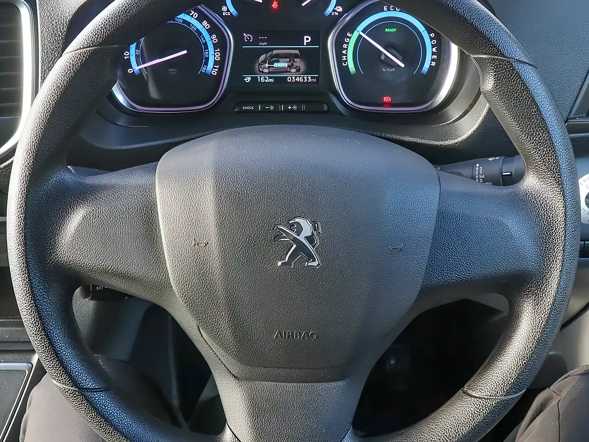 Used 2022 Peugeot E-Expert Professional Blanc White - Interior and Exterior details 20