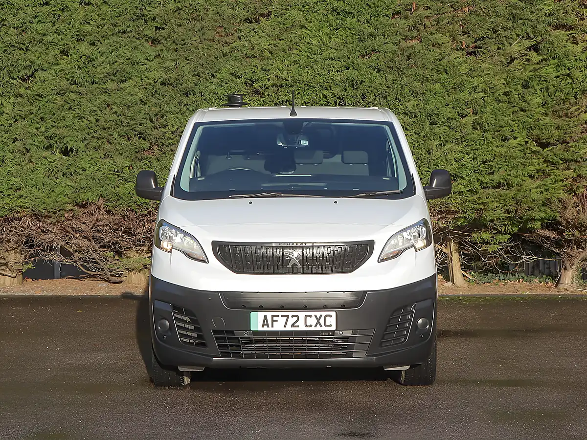 Used 2022 Peugeot E-Expert Professional Blanc White - Interior and Exterior details 3