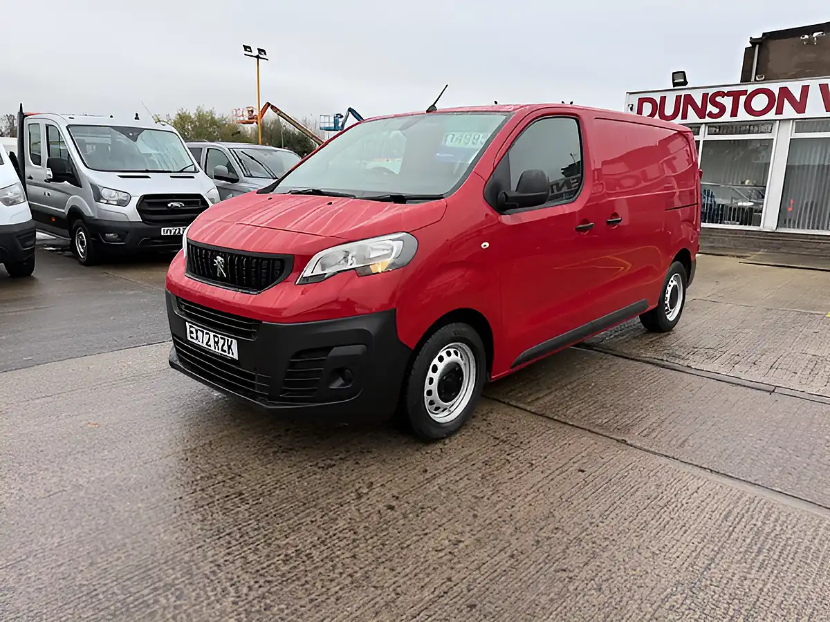 Used 2022 Peugeot Expert Professional L2 Mwb Euro6 Red - Interior and Exterior details 12