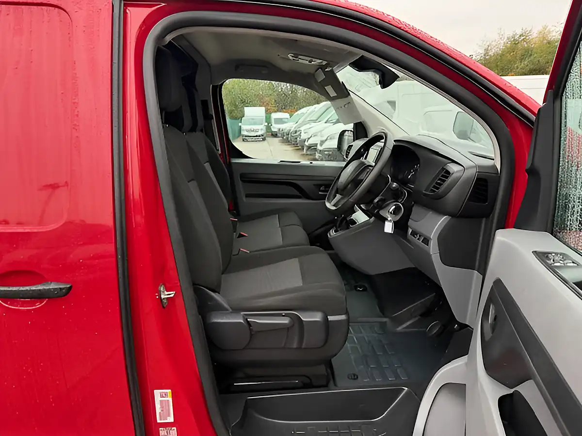 Used 2022 Peugeot Expert Professional L2 Mwb Euro6 Red - Interior and Exterior details 14