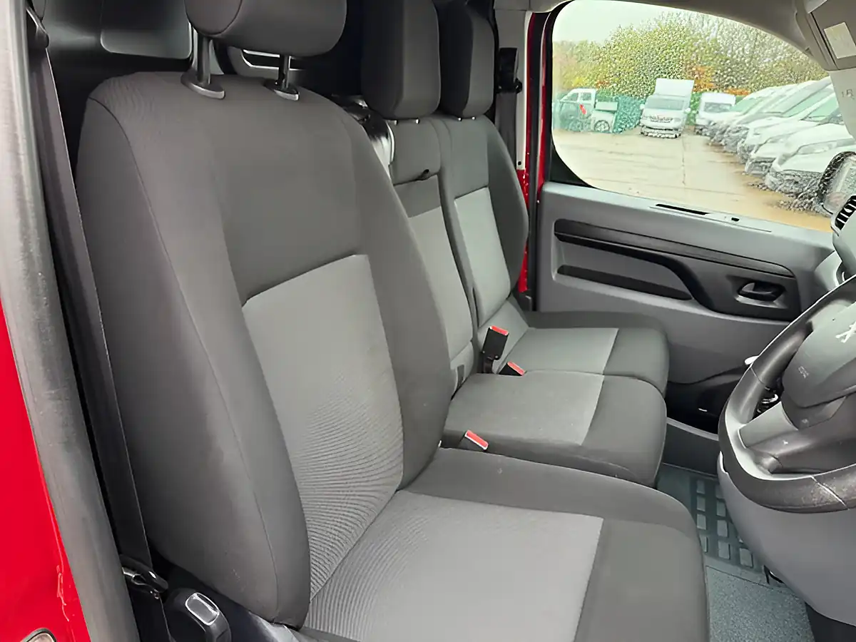 Used 2022 Peugeot Expert Professional L2 Mwb Euro6 Red - Interior and Exterior details 15