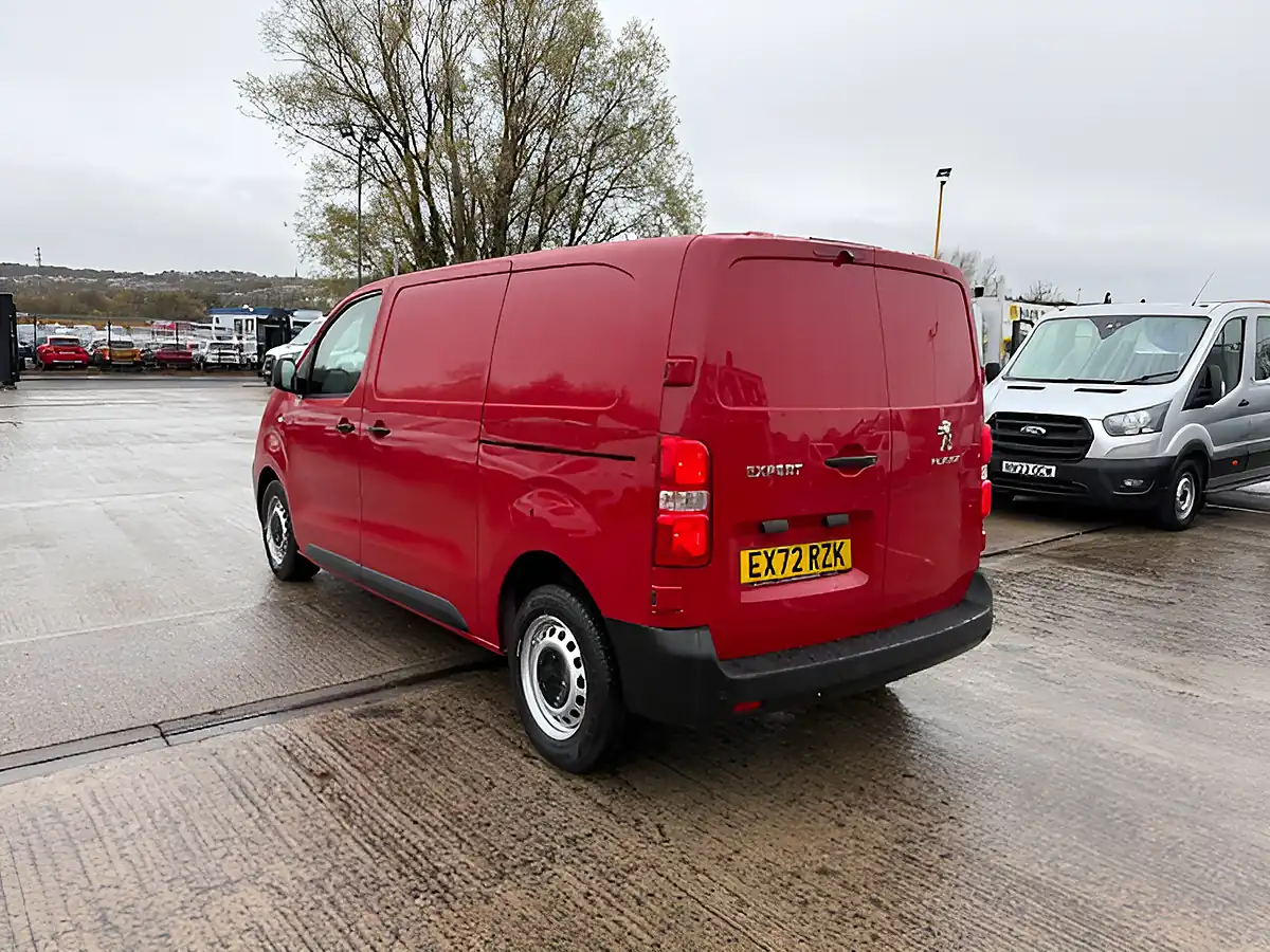 Used 2022 Peugeot Expert Professional L2 Mwb Euro6 Red - Interior and Exterior details 7