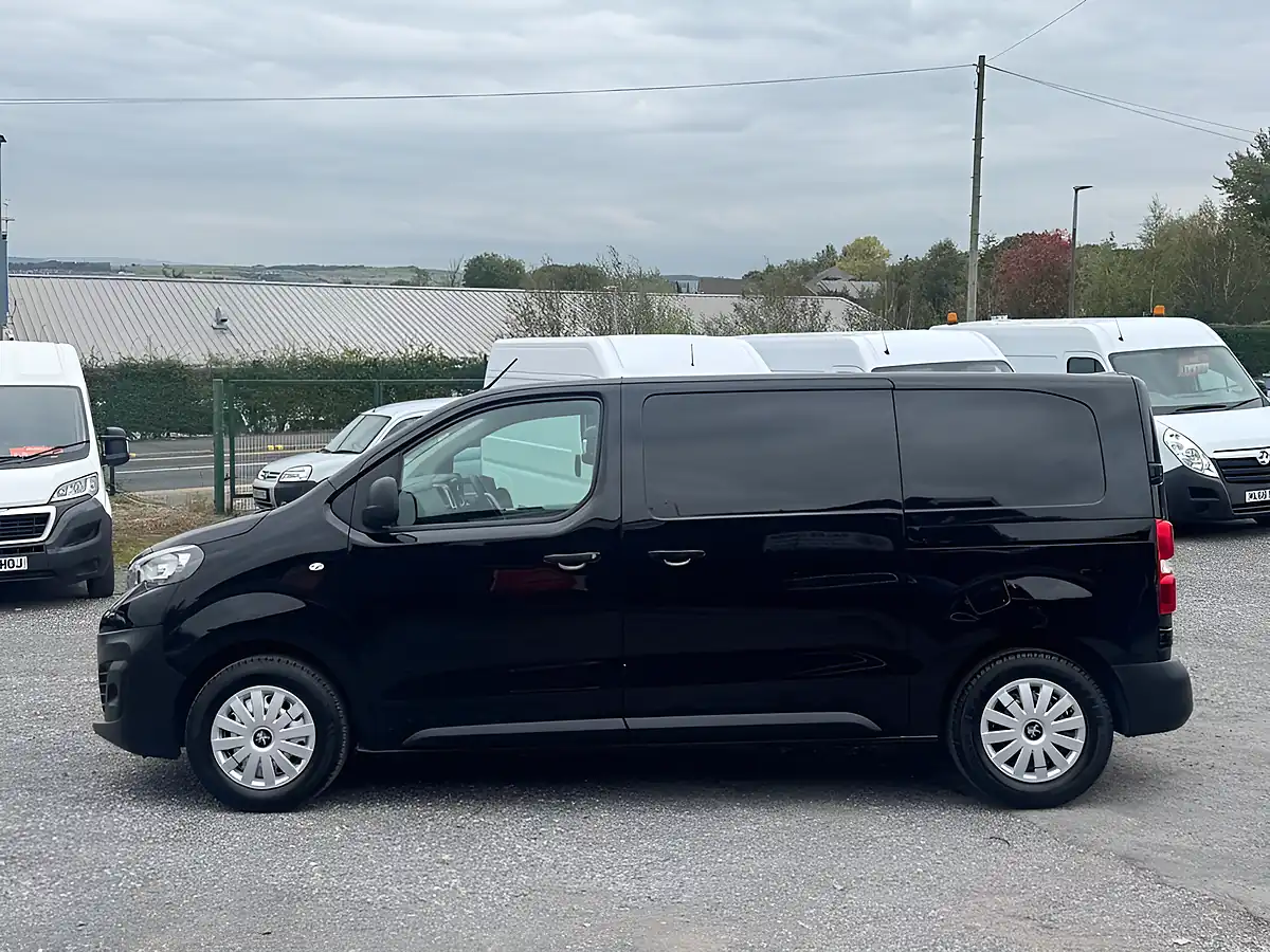 Used 2022 Peugeot Expert Professional Premium Black - Interior and Exterior details 6