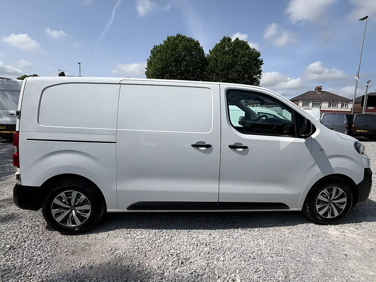 Used 2022 Peugeot Expert Professional Premium L1 White - Interior and Exterior details 11