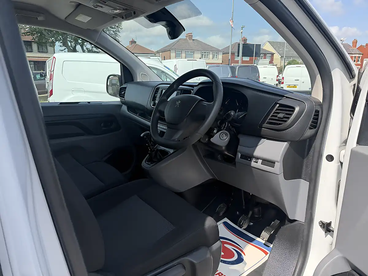 Used 2022 Peugeot Expert Professional Premium L1 White - Interior and Exterior details 12