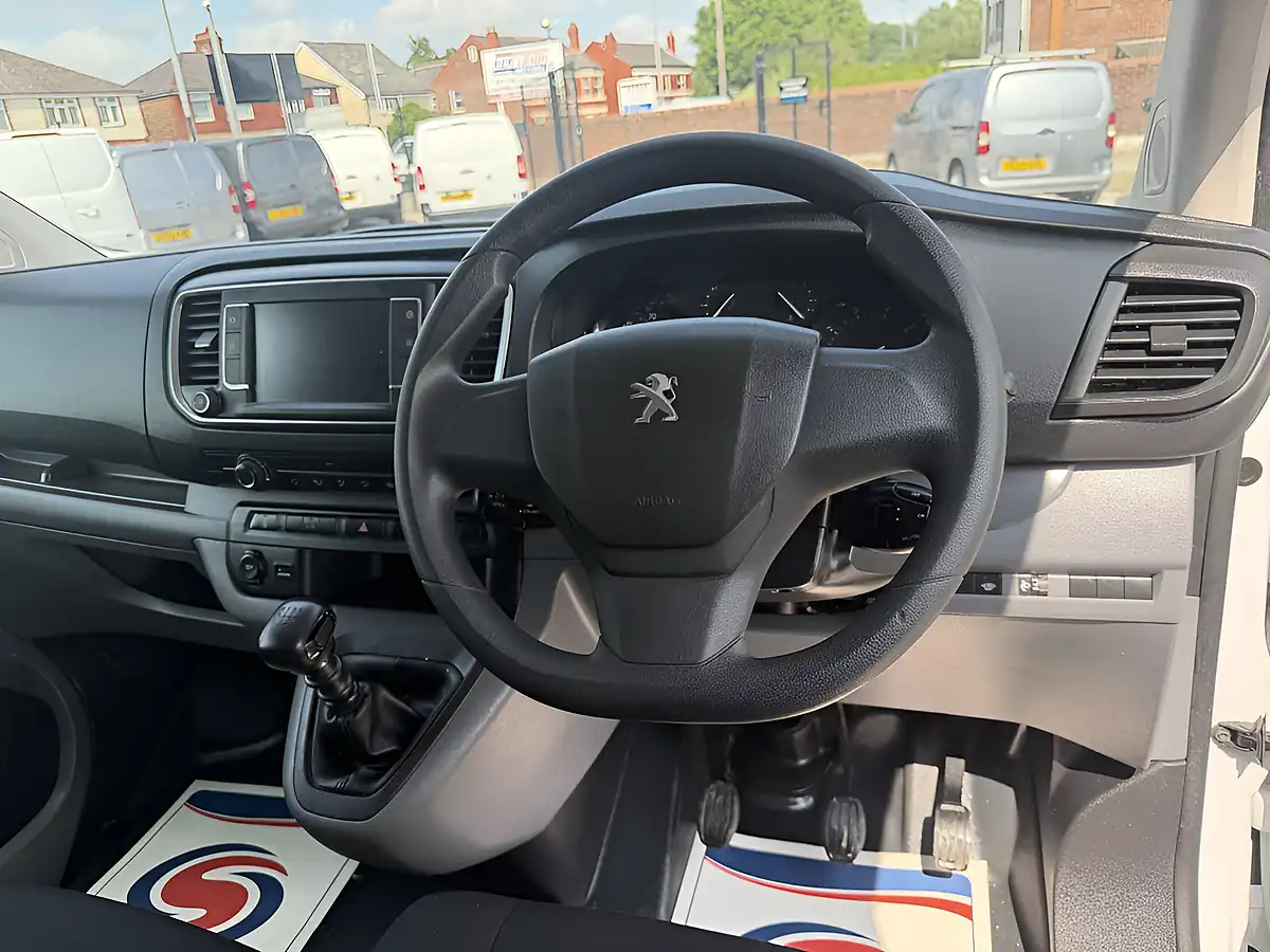 Used 2022 Peugeot Expert Professional Premium L1 White - Interior and Exterior details 13