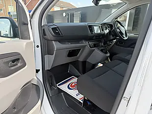 Used 2022 Peugeot Expert Professional Premium L1 White - Interior and Exterior details 16