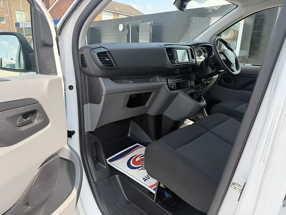 Used 2022 Peugeot Expert Professional Premium L1 White - Interior and Exterior details 16