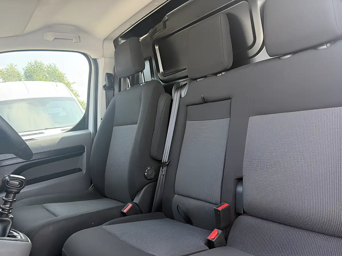 Used 2022 Peugeot Expert Professional Premium L1 White - Interior and Exterior details 18