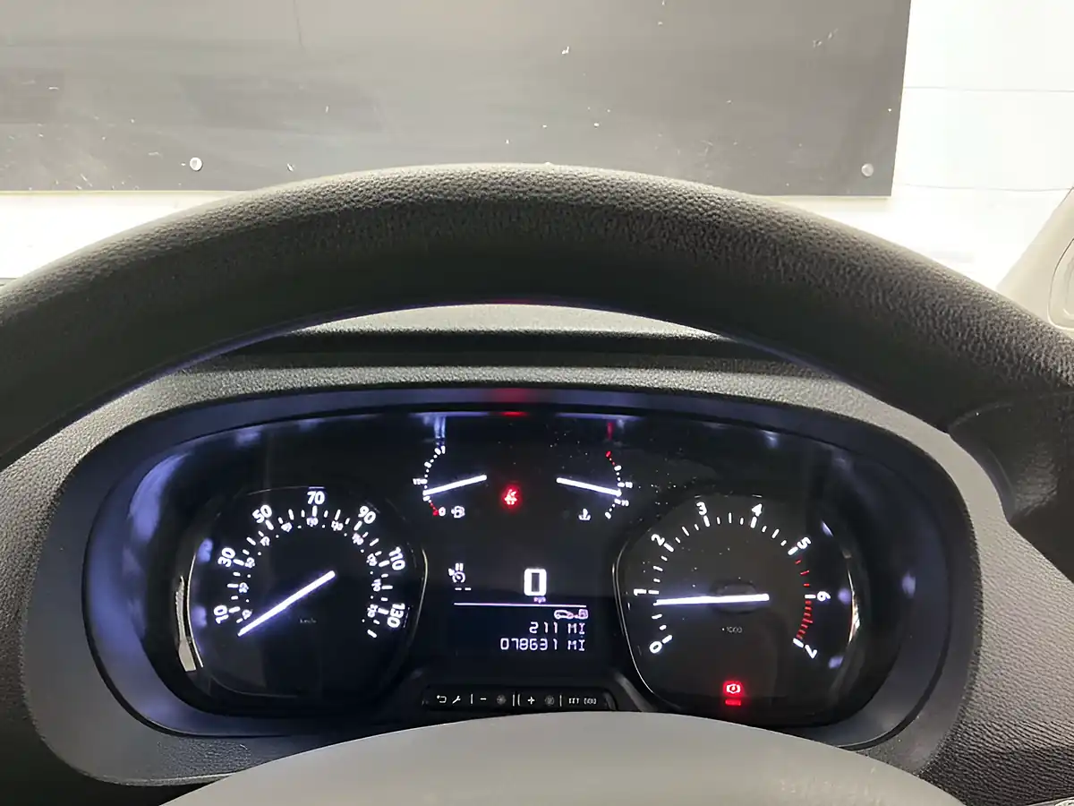 Used 2022 Peugeot Expert Professional Premium L2 Grey - Interior and Exterior details 18