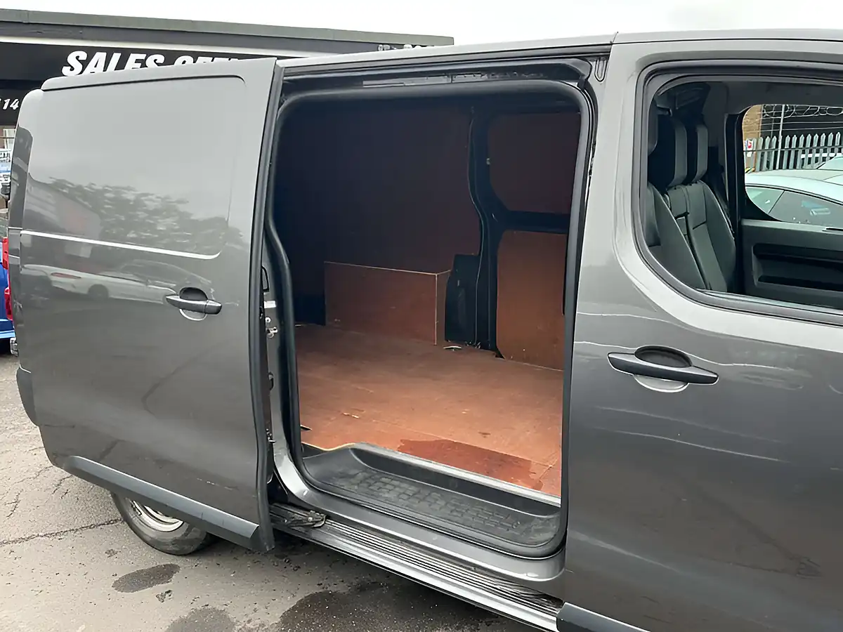 Used 2022 Peugeot Expert Professional Premium L2 Grey - Interior and Exterior details 5